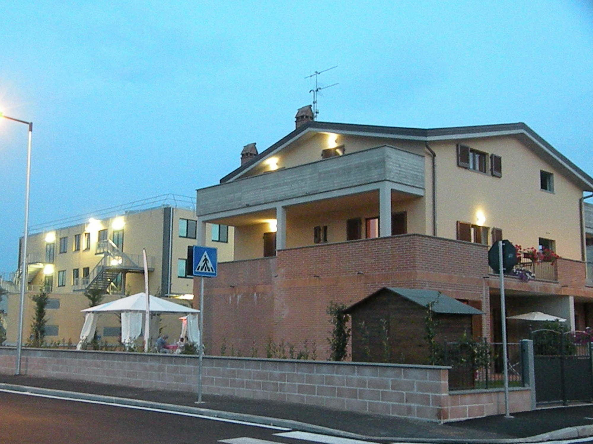 ארצו Cameracaffe Sul Lago מראה חיצוני תמונה